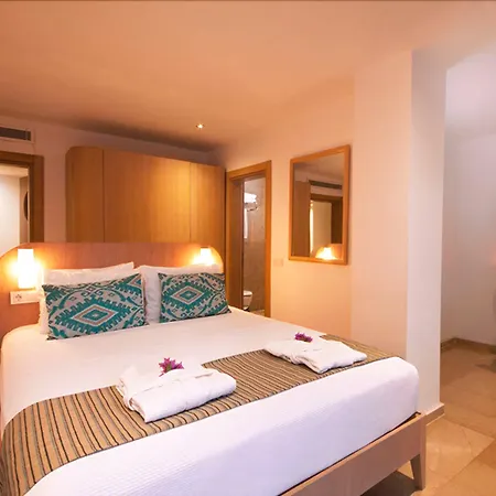 Lighthouse Hotel 3*