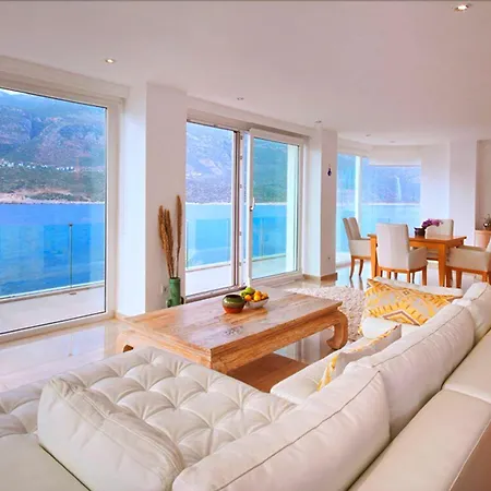 Lighthouse 3*