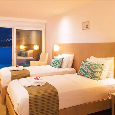 Lighthouse Hotel