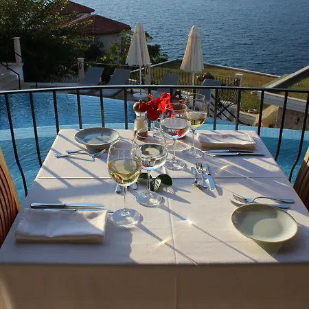 Mekvin Deniz Feneri Lighthouse