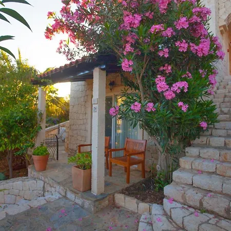 Mekvin Deniz Feneri Lighthouse 3*