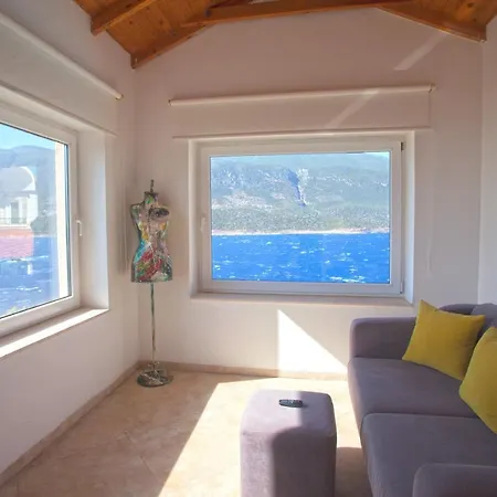 Hotel Mekvin Deniz Feneri Lighthouse