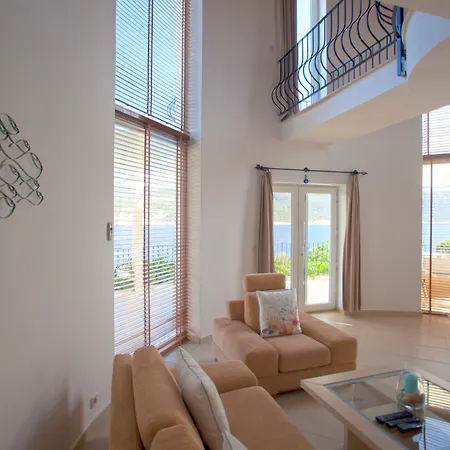 Hotel Lighthouse 3*