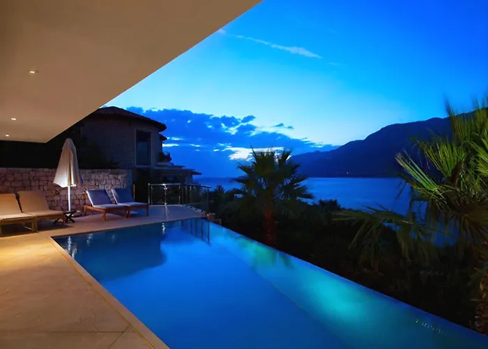 Hotel Mekvin Deniz Feneri Lighthouse