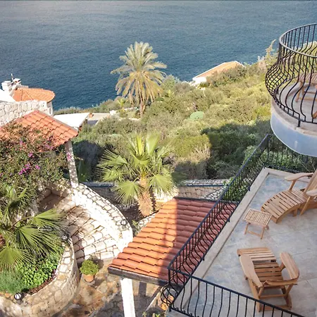Lighthouse 3*